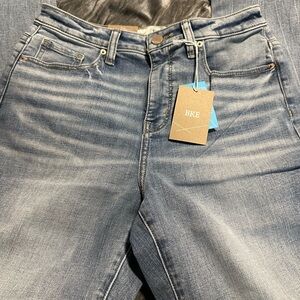 NWT BKE Ellie Light Blue High Rise Mom Jeans